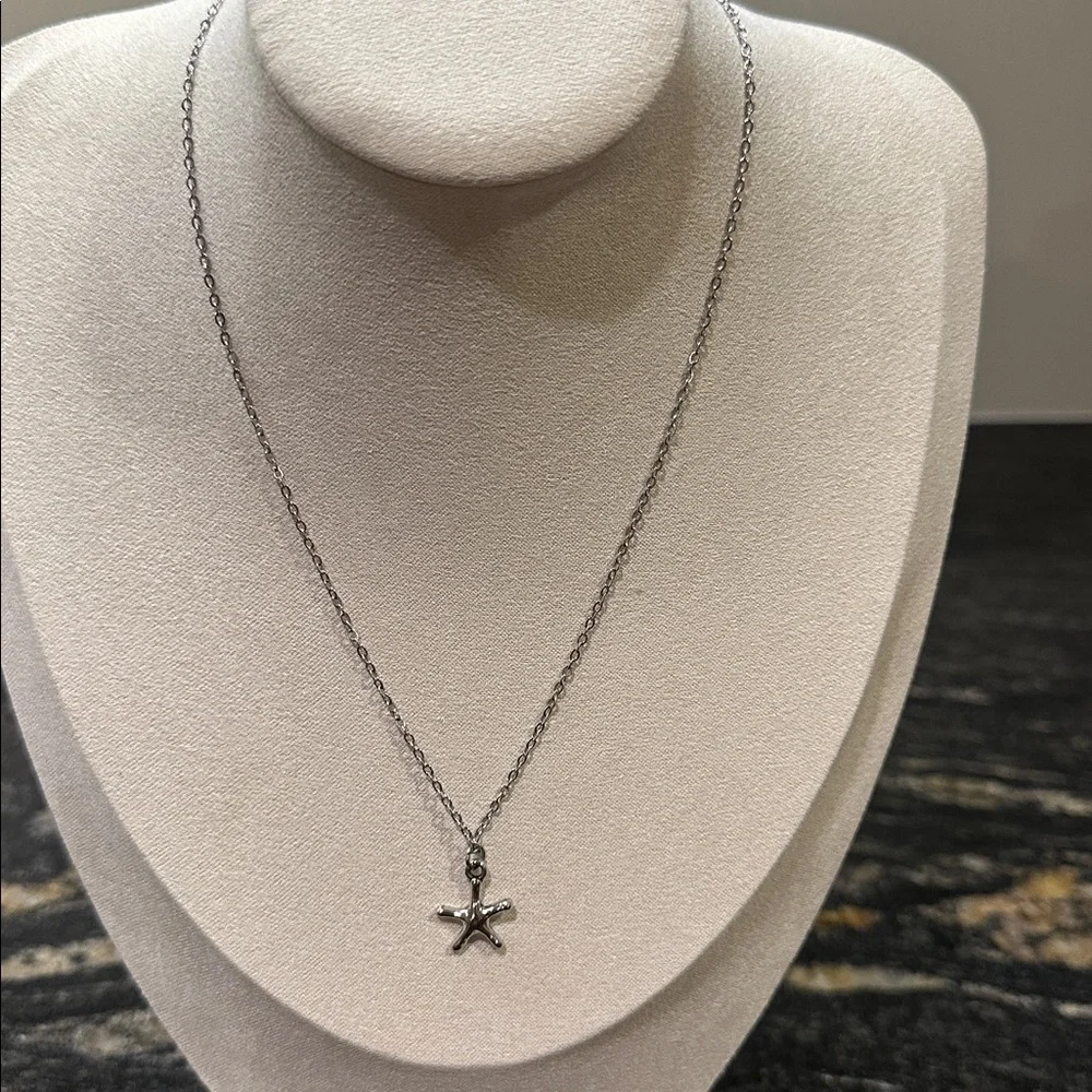 Harriet Ave Jewels Silver Starfish Necklace